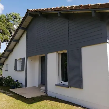 Chez Celine Sous Les Pins, De 1 A 8 Personnes, Piscine, Ocean, Lac, Velos