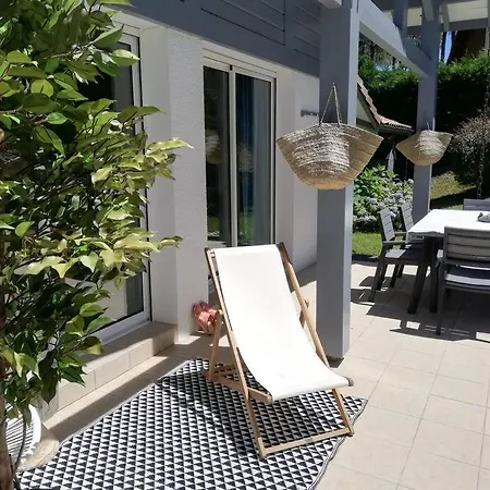 Chez Celine Sous Les Pins, De 1 A 8 Personnes, Piscine, Ocean, Lac, Velos Дом отдыха