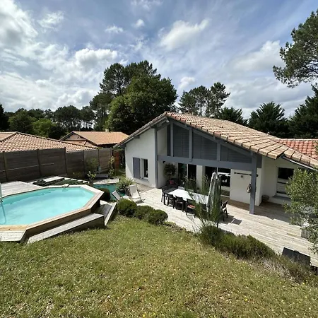 בית נופש Chez Celine Sous Les Pins - Plages Et Piscine, Ocean Et Lac, Velos Et Yoga! *