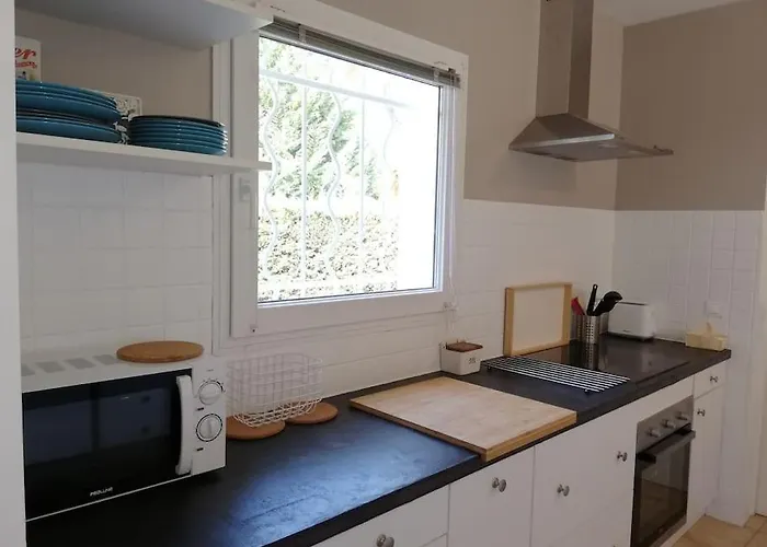 Chez Celine Sous Les Pins, De 1 A 8 Personnes, Piscine, Ocean, Lac, Velos