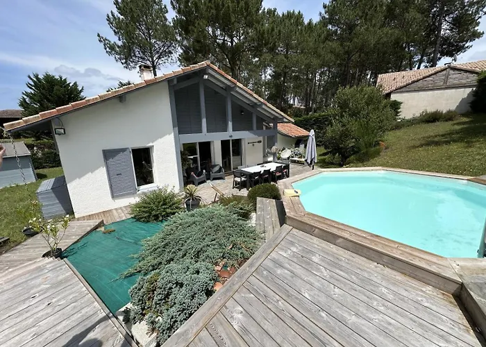 Σπίτι διακοπών Chez Celine Sous Les Pins, De 1 A 8 Personnes, Piscine, Ocean, Lac, Velos